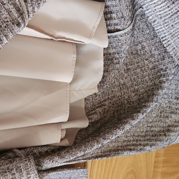 Alice + Olivia Katina Gathered Midi Dress - Picture 7 of 8